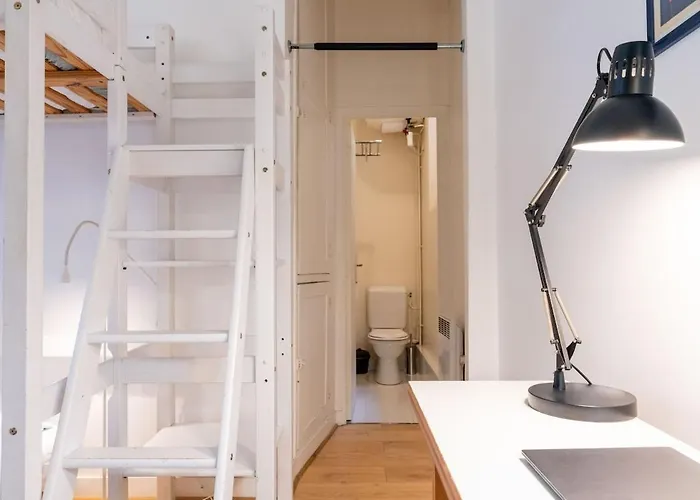 Au Centre De Paříž