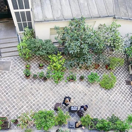 Au Centre De Párizs